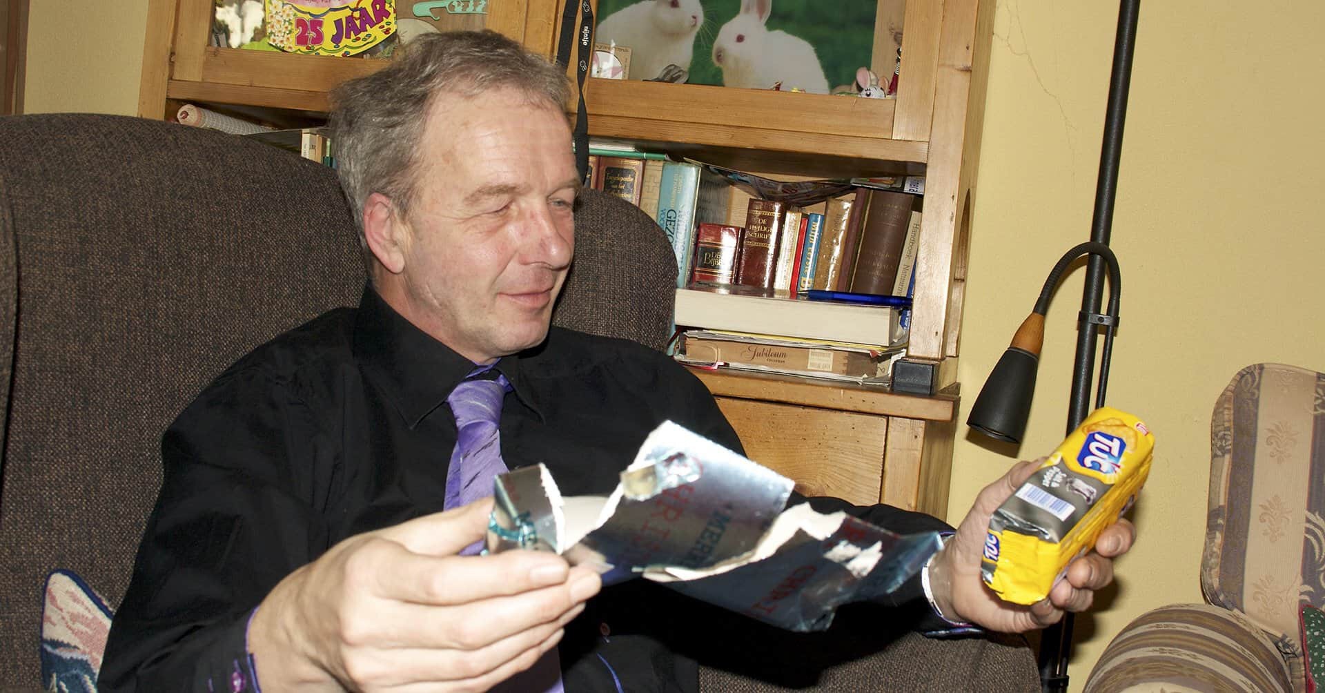 Hij fluisterde in mijn oor: 'Je doet het goed jongen'